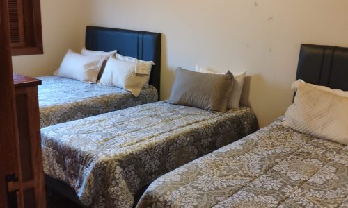 Quarto Superior 2 camas casal  e uma Solteiro